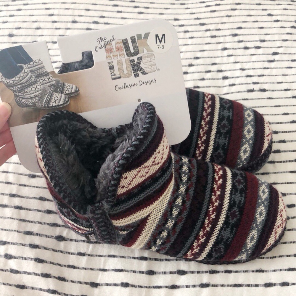 NWT MUK LUK slippers size M (7-8)